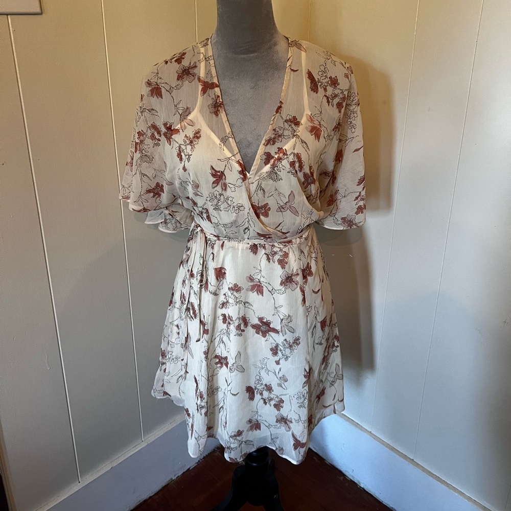 NWOT Lulu’s Floral Wrap Front Mini Dress, Size XS